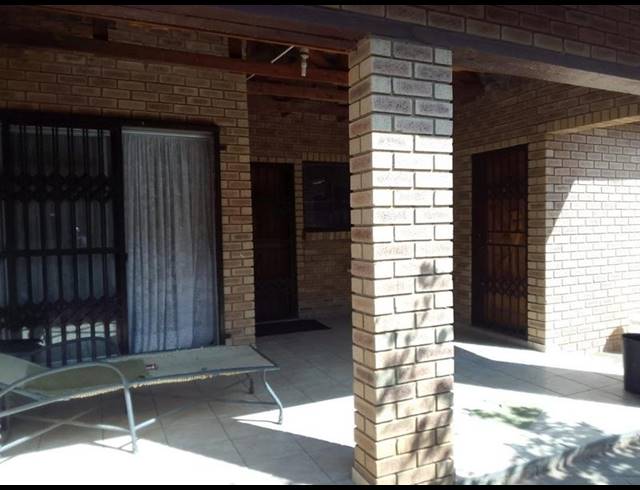 3 BEDROOM HOUSE FOR SALE IN MOGWASE UNIT 5